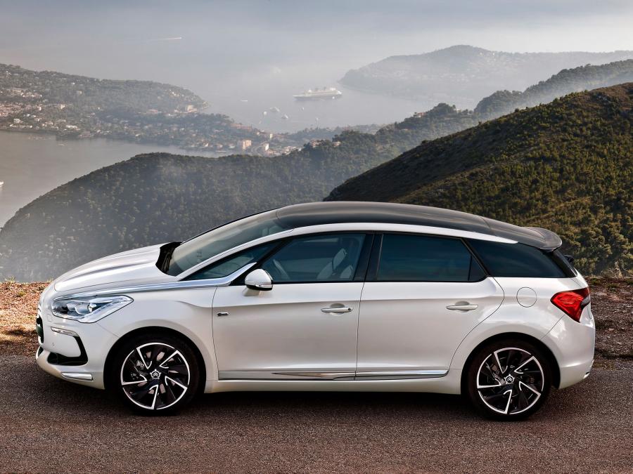  Citroen DS5 HYbrid4 2011 года  (фото 13 из 23)